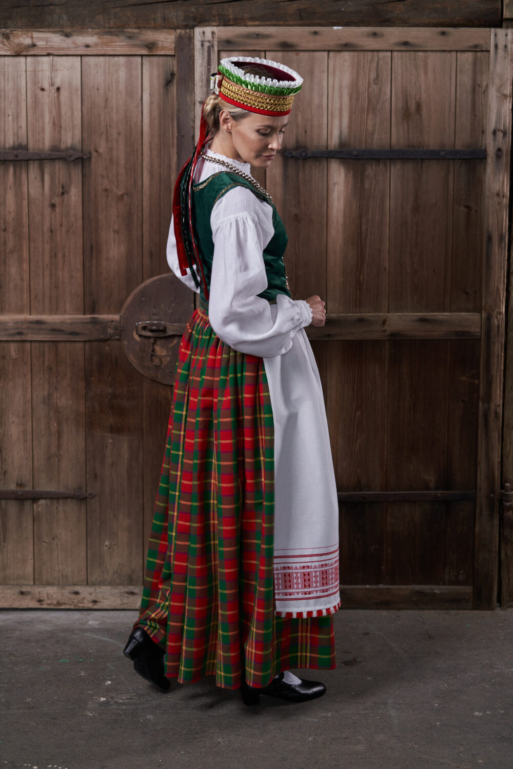 Aukštaitiškas moters tautinis kostiumas KA11
